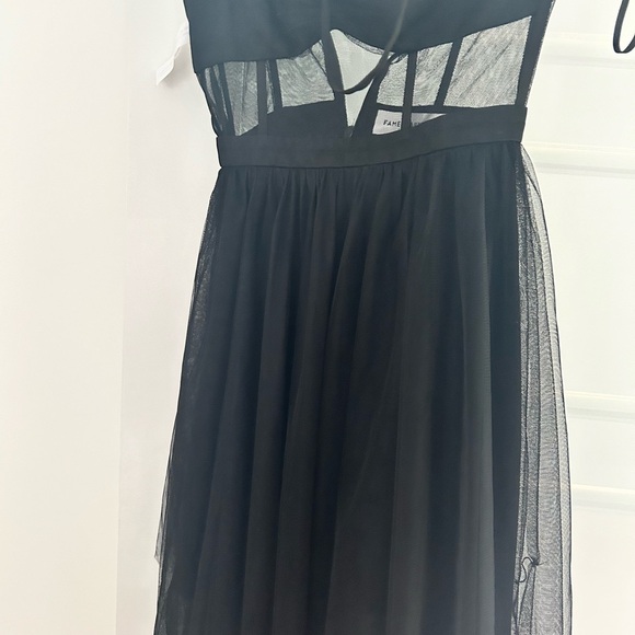 Xs new with tags gown from Fame and Partners. - Picture 4 of 5